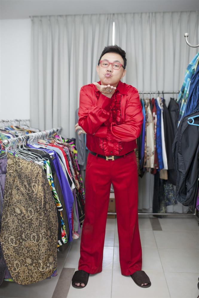 Cảm động với lòng yêu nghề của Chí Tài, tự đặt may, giữ đồ diễn suốt 20 năm làm nghệ thuật-4