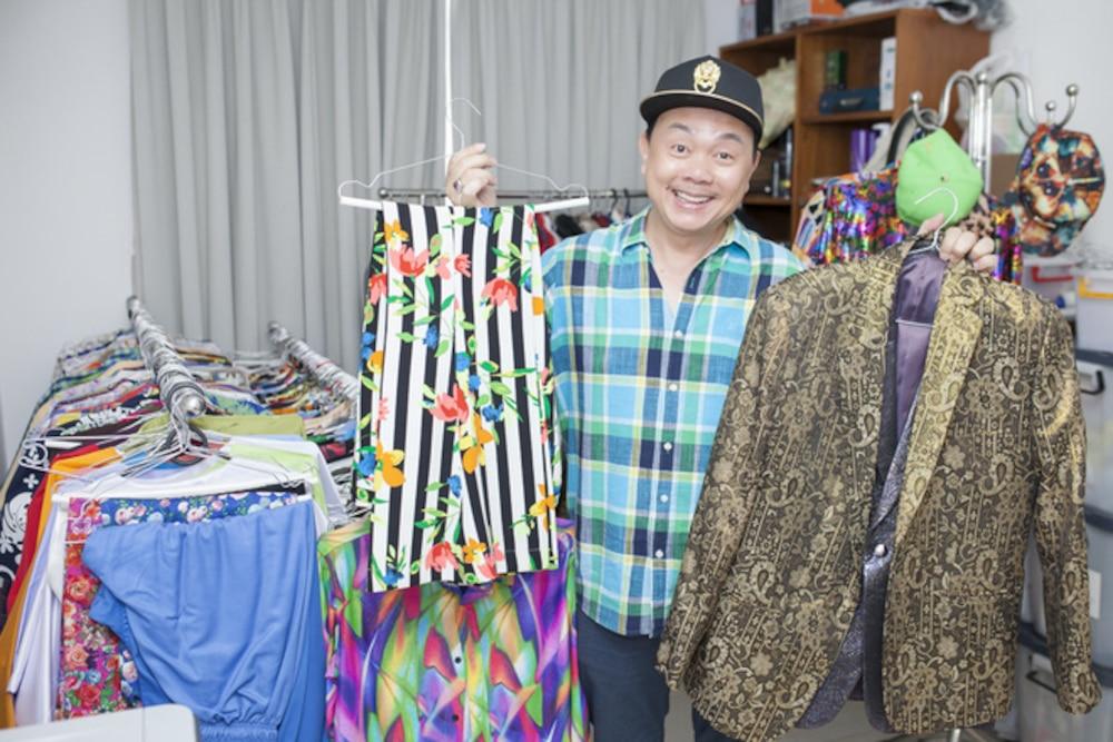 Cảm động với lòng yêu nghề của Chí Tài, tự đặt may, giữ đồ diễn suốt 20 năm làm nghệ thuật-6
