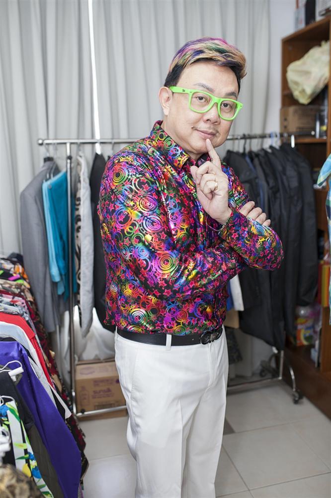 Cảm động với lòng yêu nghề của Chí Tài, tự đặt may, giữ đồ diễn suốt 20 năm làm nghệ thuật-7