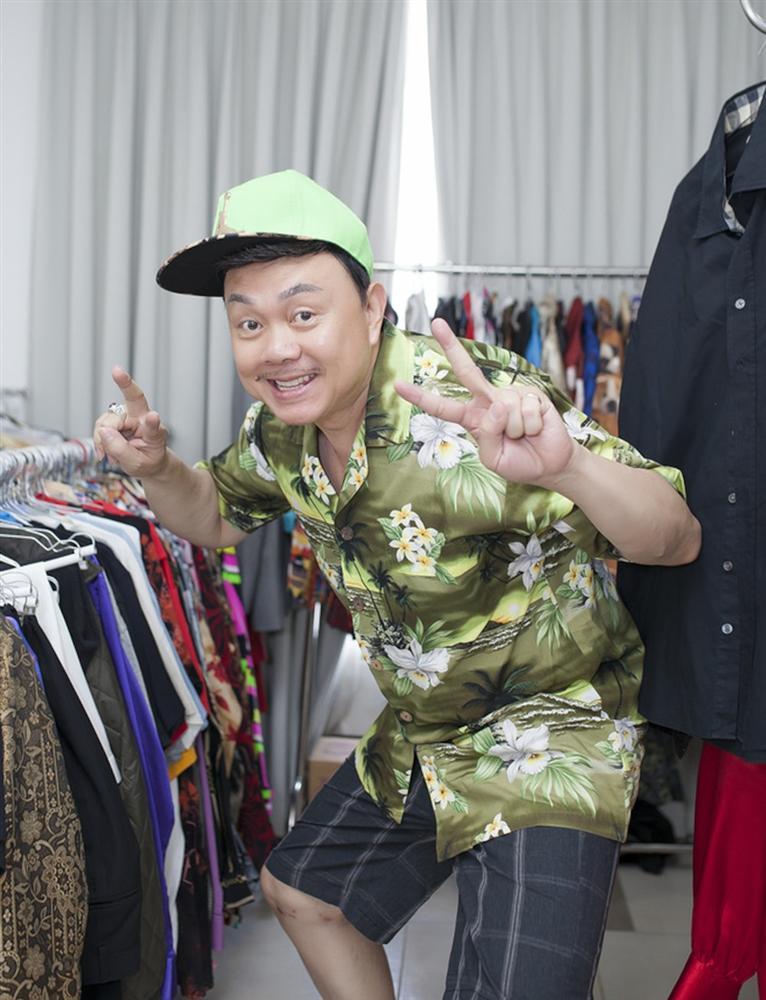 Cảm động với lòng yêu nghề của Chí Tài, tự đặt may, giữ đồ diễn suốt 20 năm làm nghệ thuật-8