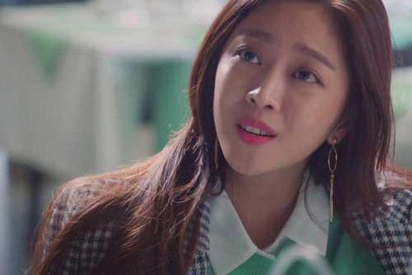 Cặp chị em sinh đôi cùng lấy 1 chồng, xem lịch giường chiếu mà hoảng hốt-4