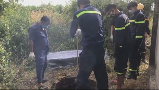 Đồng Nai: Kinh hoàng phát hiện thi thể người đàn ông đang phân hủy dưới giếng hoang-2