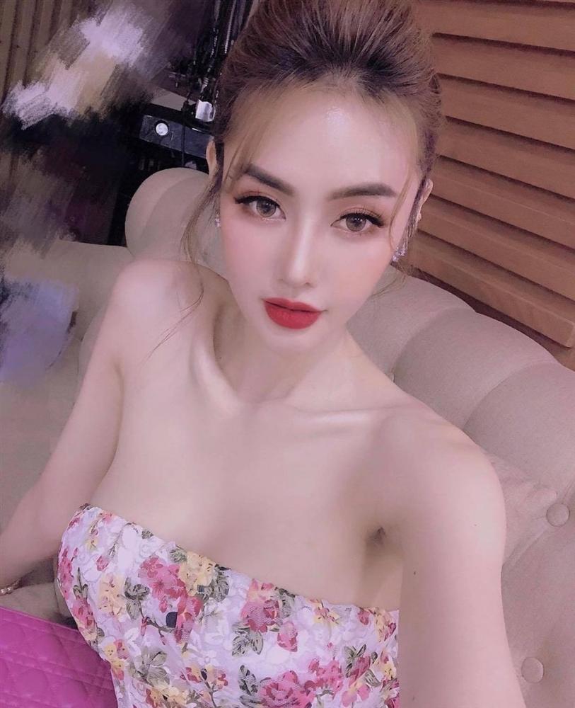 Linh Chi nâng ngực khủng vẫn bị fan chê không phù hợp-5