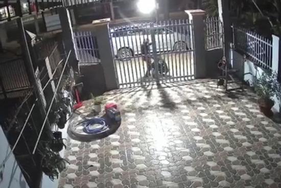 Truy tìm nhóm người bí ẩn đi xe 7 chỗ rình rập ở Bình Phước