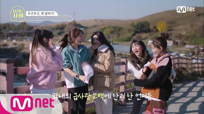 ChungHa bật khóc ngay trên sóng truyền hình thực tế-2