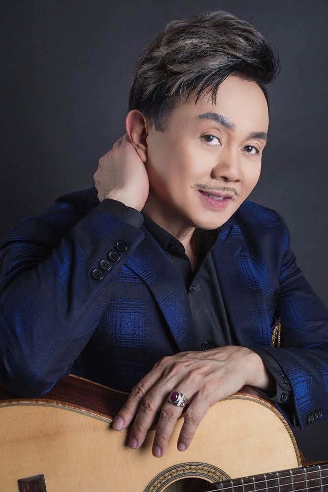 Trang phục gắn liền với hình ảnh của danh hài Chí Tài-1