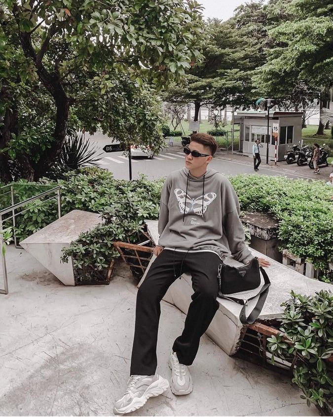 4 quán cafe tone trắng đen ở Sài Gòn, chỉ cần tạo dáng là có ngay ảnh đẹp-1