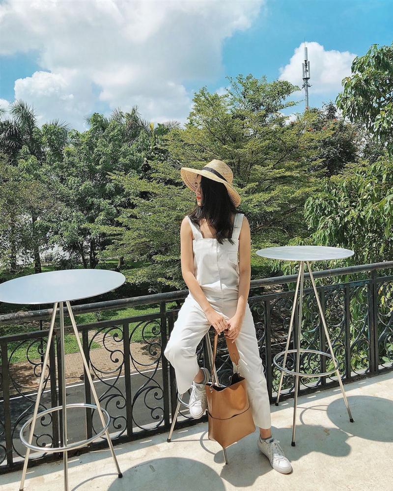 4 quán cafe tone trắng đen ở Sài Gòn, chỉ cần tạo dáng là có ngay ảnh đẹp-2