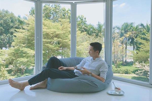 4 quán cafe tone trắng đen ở Sài Gòn, chỉ cần tạo dáng là có ngay ảnh đẹp-3