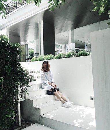 4 quán cafe tone trắng đen ở Sài Gòn, chỉ cần tạo dáng là có ngay ảnh đẹp-4