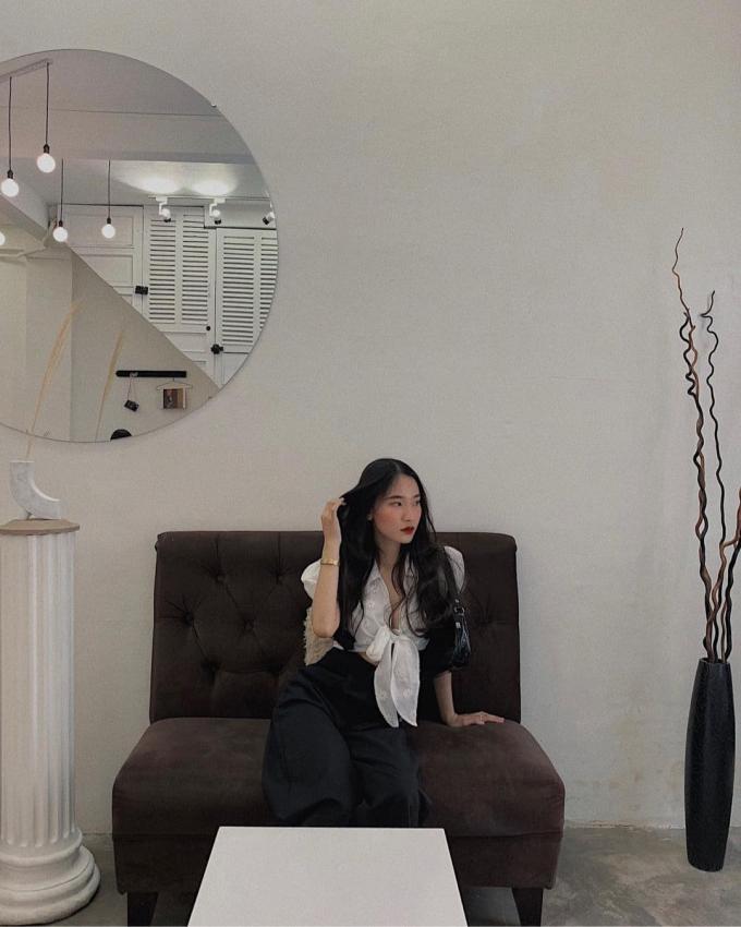 4 quán cafe tone trắng đen ở Sài Gòn, chỉ cần tạo dáng là có ngay ảnh đẹp-14