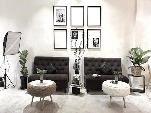 4 quán cafe tone trắng đen ở Sài Gòn, chỉ cần tạo dáng là có ngay ảnh đẹp-11