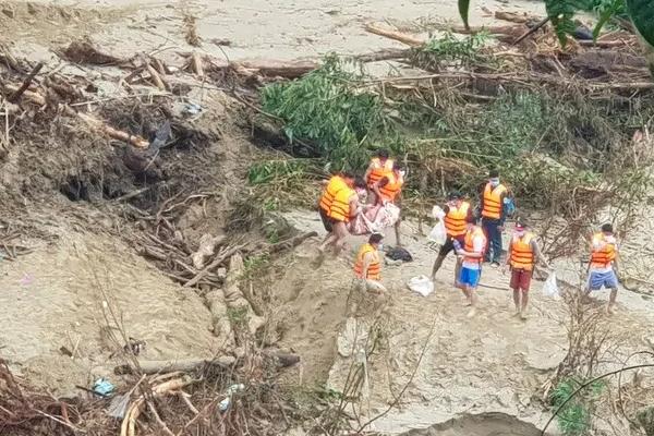 Tìm tung tích nạn nhân từ bộ xương dạt vào bãi biển Nghệ An-3