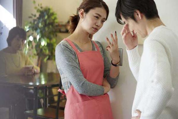 Chuyện thật như đùa: Con dâu muốn ly hôn vì chồng đi làm ăn xa, mẹ chồng đồng ý cho nàng dâu tằng tịu với bố chồng-2