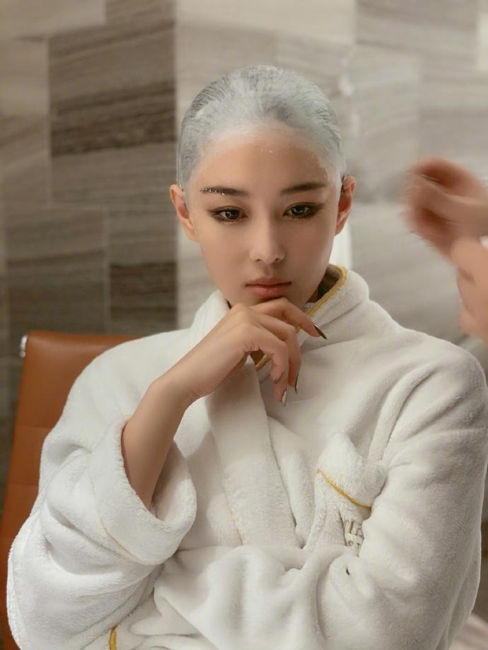 Shock với hình ảnh Trương Hinh Dư cạo đầu trọc-5