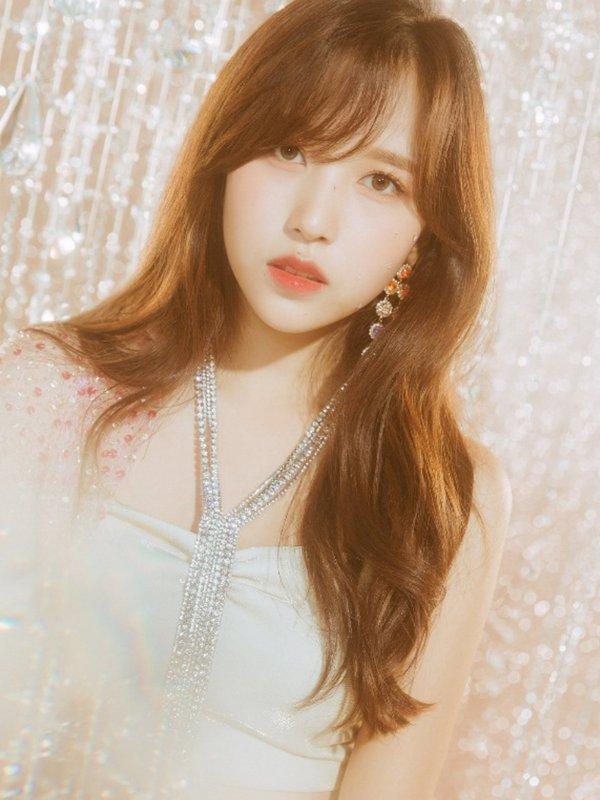 Top 20 nữ Idol Kpop hot nhất tại Nhật 2020: Cả tổ đội Twice vẫn thua mỹ nhân này!-4