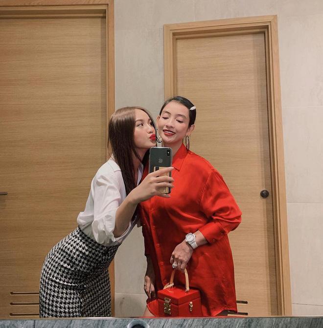 Gái xinh nổi đình đám khoe được mẹ chồng tương lai yêu chiều-3