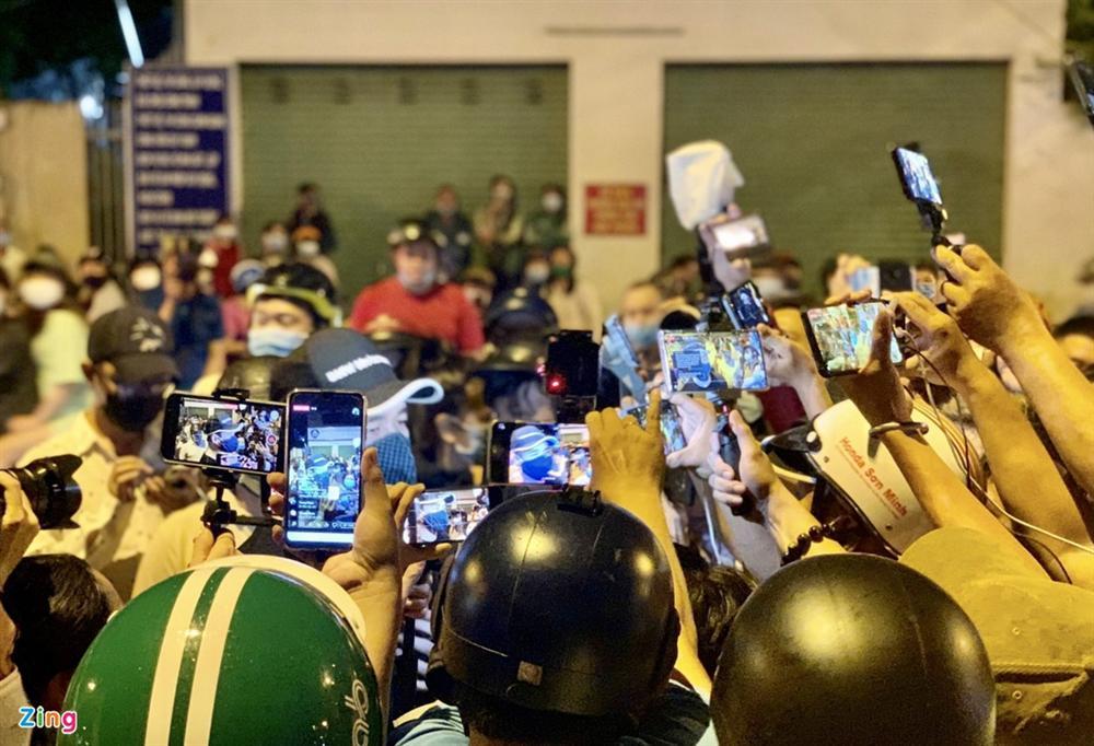 Nghệ sĩ Chí Tài qua đời và sự vô cảm của đội quân livestream-1