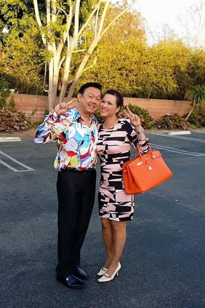 Chí Tài và vợ thường xuyên diện đồ đôi, tình yêu bất chấp địa lý-5