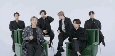 BTS nghĩ gì khi được so sánh với huyền thoại âm nhạc The Beatles-5