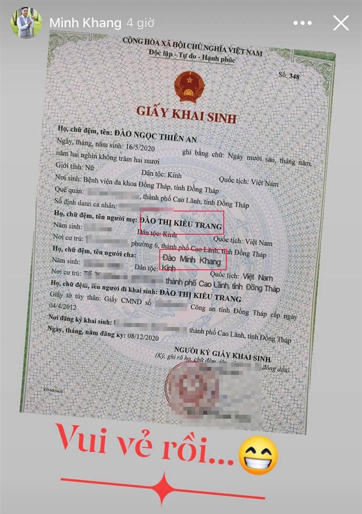 Người đàn ông mang thai khoe giấy khai sinh con gái, bất thường phần tên bố mẹ-3
