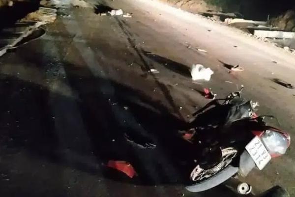 Một học sinh tử nạn dưới bánh xe ben trước cổng trường-5