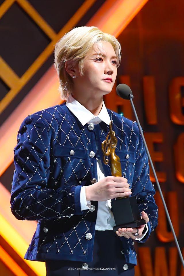 Loạt nam thần đẹp như nhân vật truyện tranh, nhìn góc nào cũng nét căng đét-11