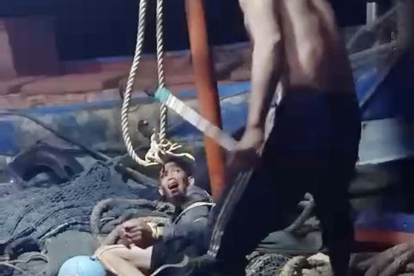 Vụ thuyền trưởng bị tố chém và đẩy 4 ngư phủ xuống biển: Công an khẳng định là tin hoang báo-3