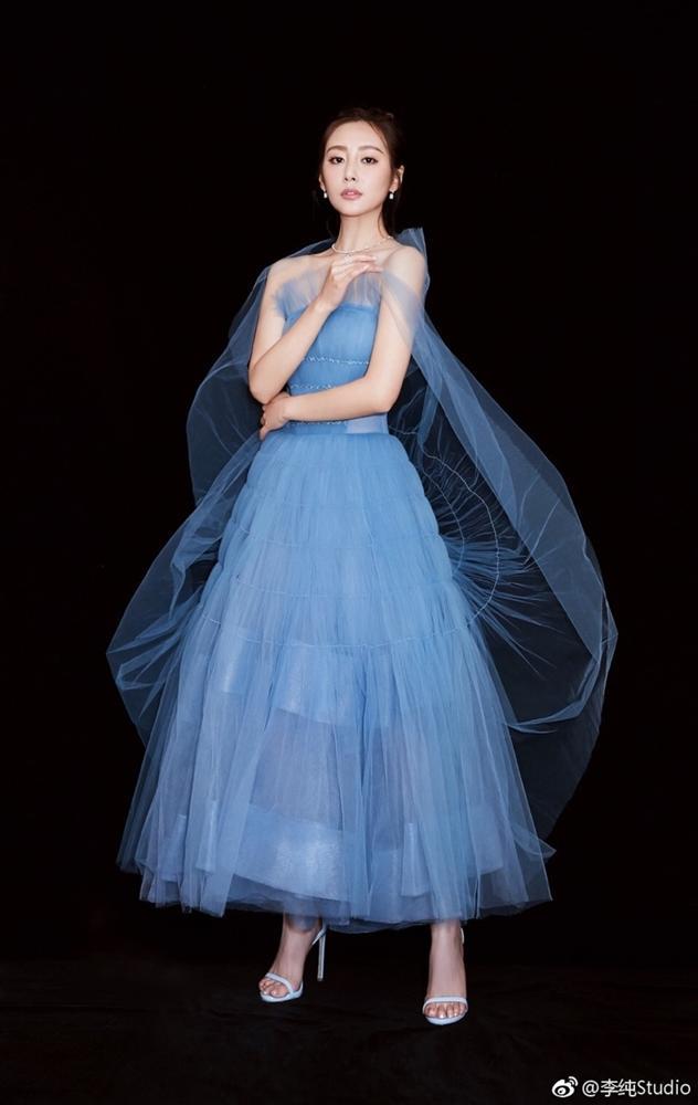 Ninh Dương Lan Ngọc lại dính phốt, bị soi mặc váy nhái từ đầu đến chân?-5