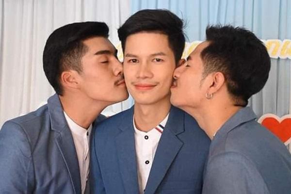 Cặp đồng tính nam kéo nhau vào phòng vội mây mưa, diễn biến phía sau còn sốc hơn-3