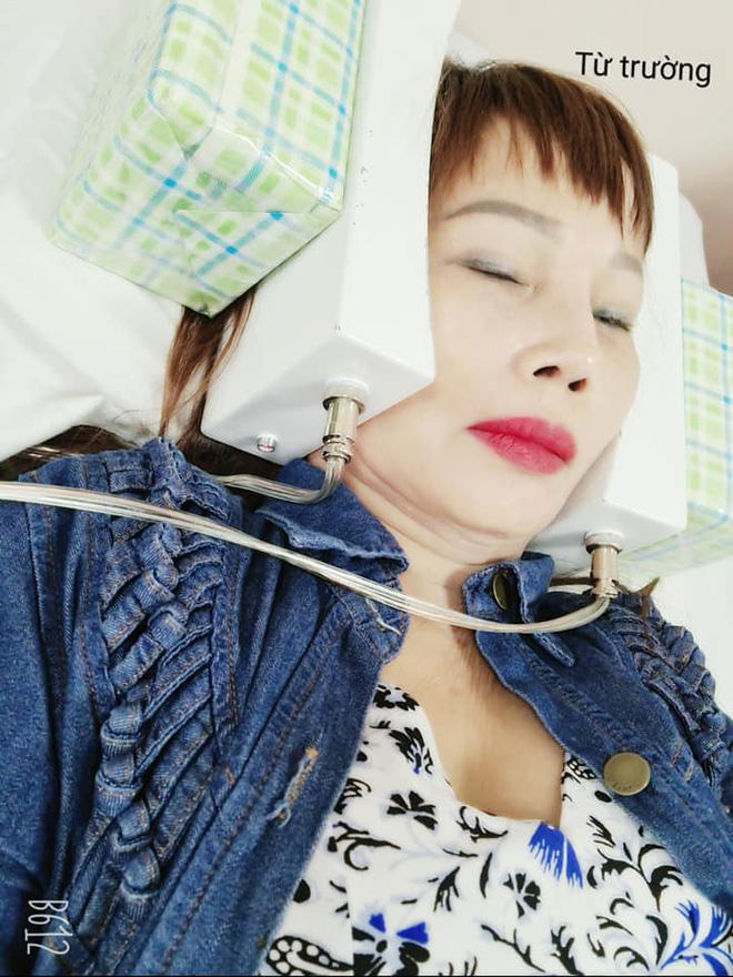 Gương mặt méo lệch của cô dâu 63 tuổi ở Cao Bằng sau nửa năm đại phẫu-2