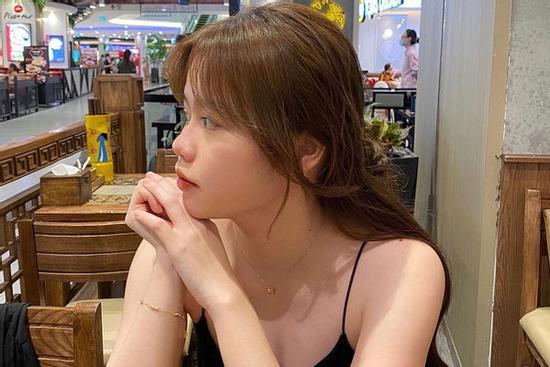 Bạn gái cũ Quang Hải lại bị so ảnh mặt mộc và lúc cà thêm tí filter cho xinh