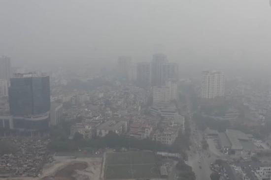 Clip: Hà Nội ô nhiễm không khí nghiêm trọng, bầu trời mờ đục vì khói bụi