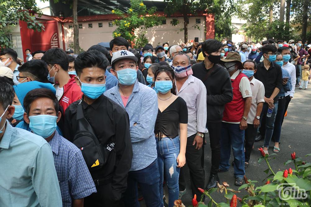 Xúc động cụ ông dùng máy trợ thở, viết thư tay xin vào viếng cố nghệ sĩ Chí Tài-2