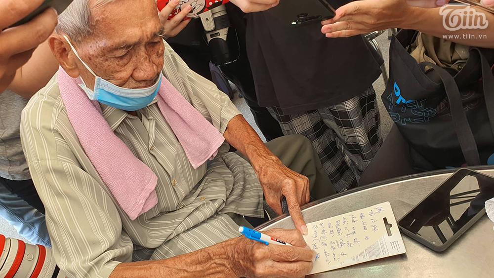 Xúc động cụ ông dùng máy trợ thở, viết thư tay xin vào viếng cố nghệ sĩ Chí Tài-3