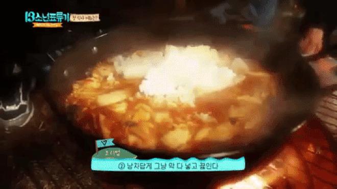 Những món ăn được sáng chế bởi sao Hàn khiến các fan cười lăn lộn-5