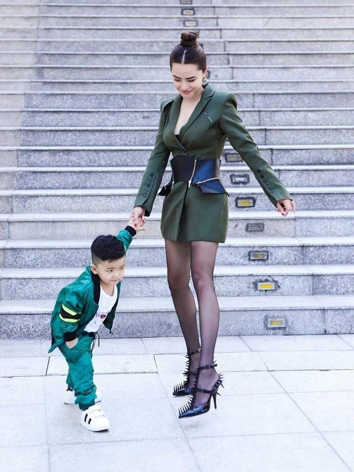 Hội mỹ nhân Việt 3 con sở hữu gu thời trang trẻ trung như gái đôi mươi-1