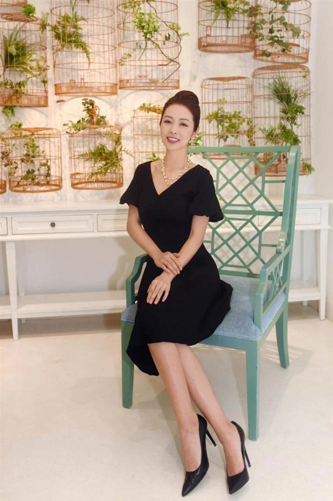 Hội mỹ nhân Việt 3 con sở hữu gu thời trang trẻ trung như gái đôi mươi-9