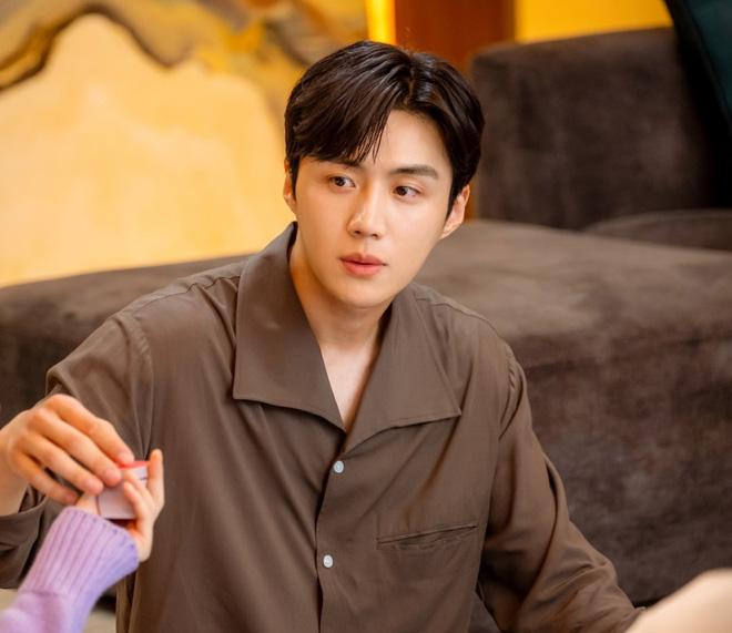 4 diễn viên Hàn có vai diễn đổi đời trong năm 2020-6