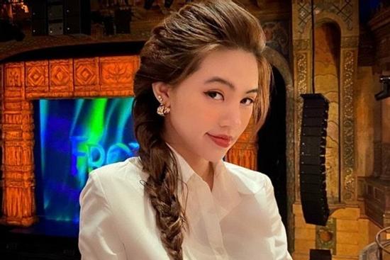 Hoa hậu Jolie Nguyễn không còn ngại xuất hiện sau ồn ào