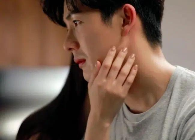 Cho bạn gái mượn 4 triệu đồng mua điện thoại, tôi không ngờ cách cô ấy trả công lại sốc óc đến thế-1