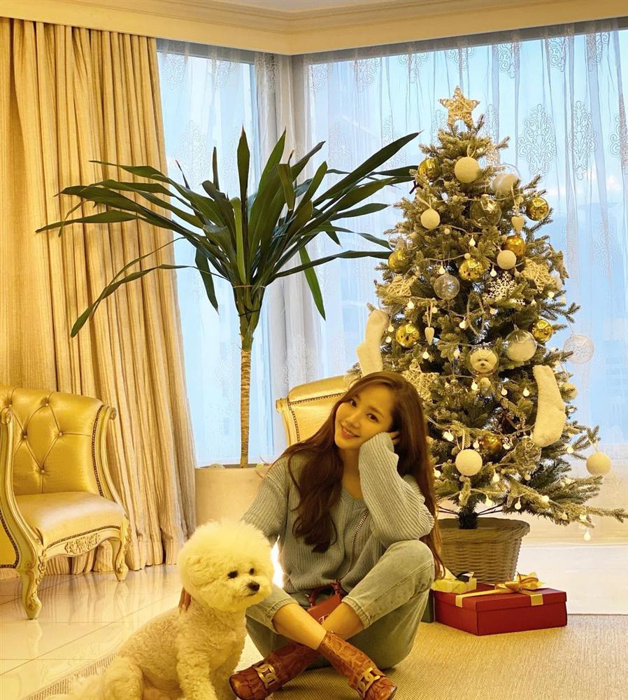 Style sao Hàn tuần qua: HyunA khoe thân phản cảm, nàng Dae Jang Geum đầy khí chất dù U50-11