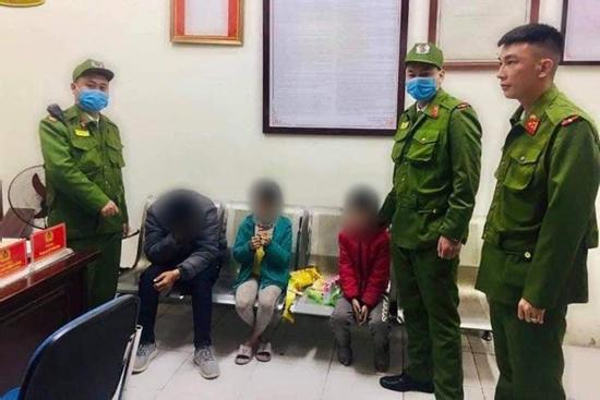 Buồn chán chuyện gia đình, ông bố dắt 3 con nhỏ định nhảy cầu tự tử