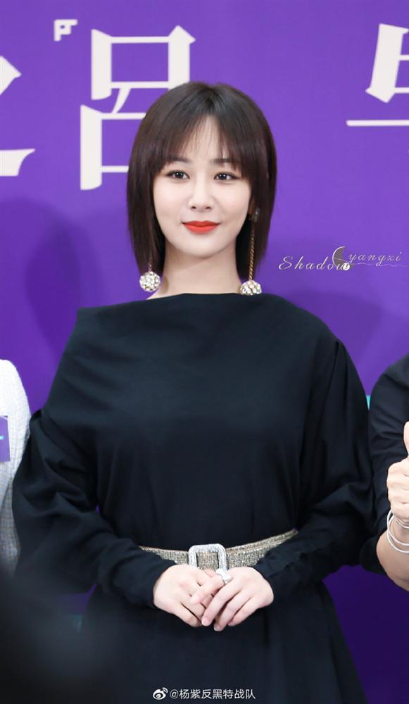 Bị chê vì lộ body thật không như ảnh PTS, Dương Tử quyết thay đổi hình ảnh nhưng sao cứ sai quá sai-3