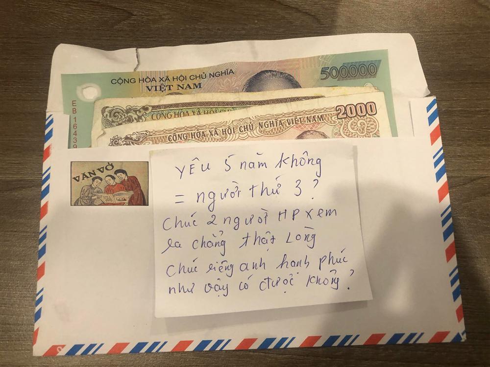 Yêu 5 năm không bằng kẻ thứ 3, người yêu cũ tức điên mừng phong bì cưới bá đạo-1