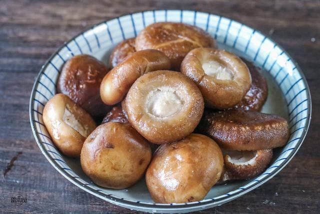 Suốt ngày ăn nấm hương tươi, nhưng chỉ rửa với nước là sai, thêm bước nữa mới sạch-7