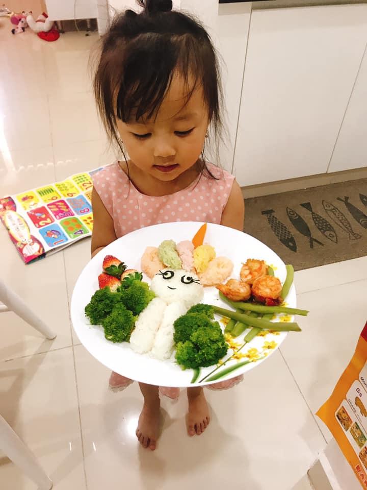 Mẹ 8x với những đĩa cơm bento đẹp mắt để giúp con gái bớt lười ăn-14