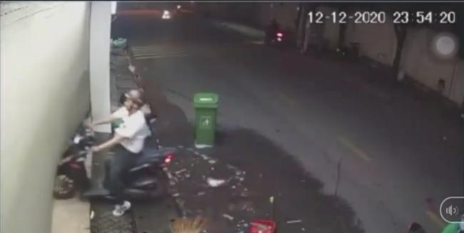 Danh tính kẻ bạo hành vợ đến gẫy răng, vác mã tấu trả đũa người can ngăn ở Sài Gòn-3