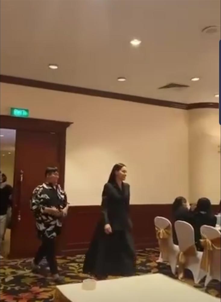 Tiểu xảo thời trang giúp Hà Hồ vừa sinh con vẫn đẹp xuất sắc trên mọi mặt trận-2