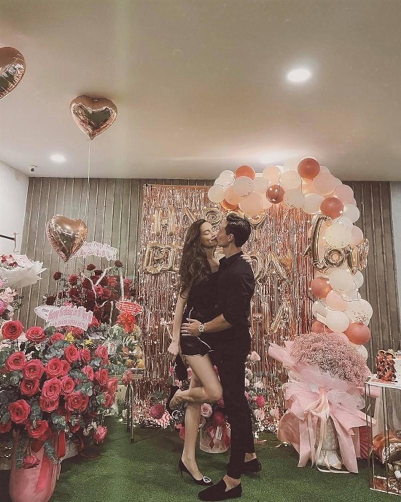 Tiểu xảo thời trang giúp Hà Hồ vừa sinh con vẫn đẹp xuất sắc trên mọi mặt trận-8